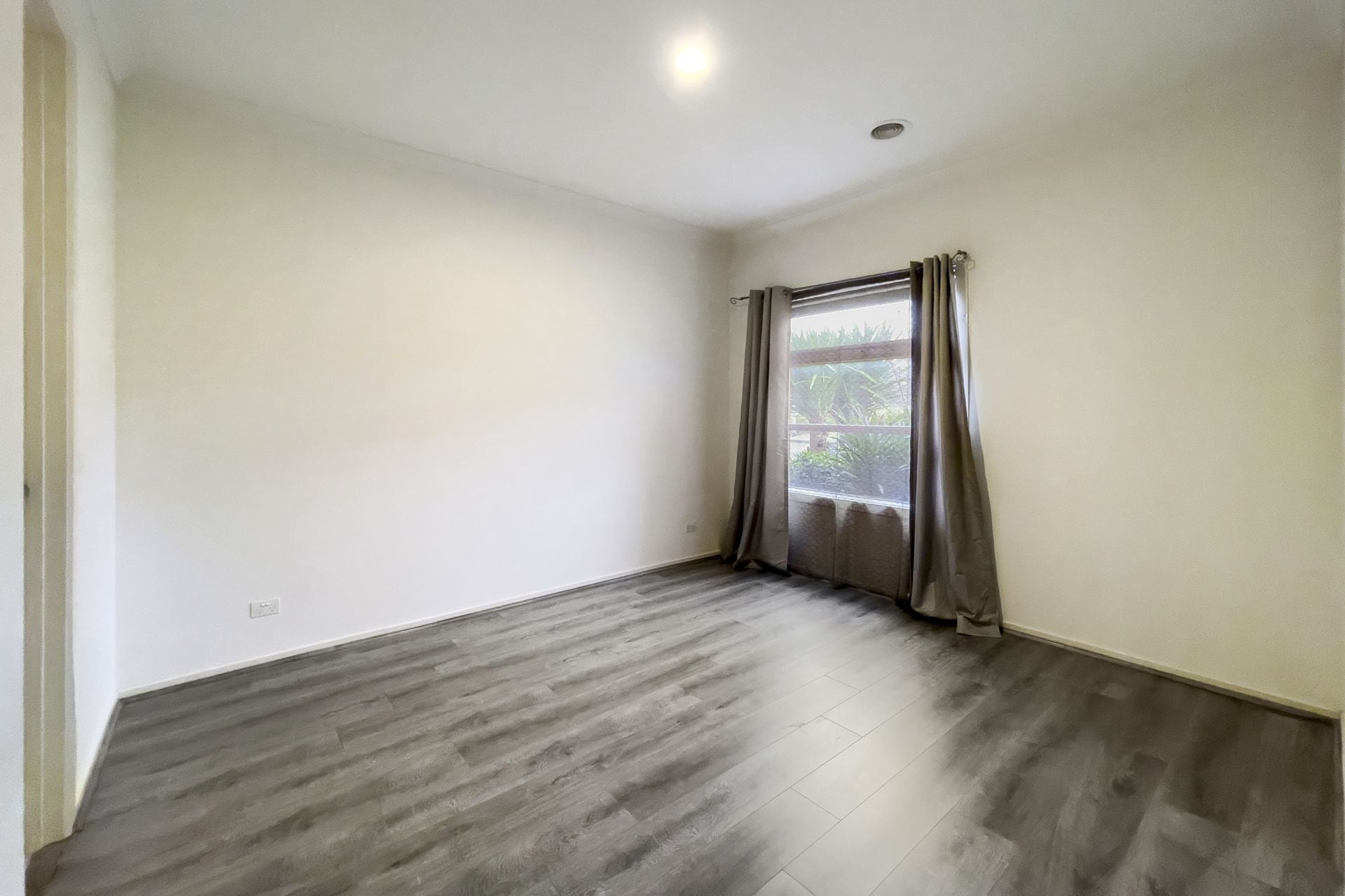 Modern Family Living with Double Car Accommodation
