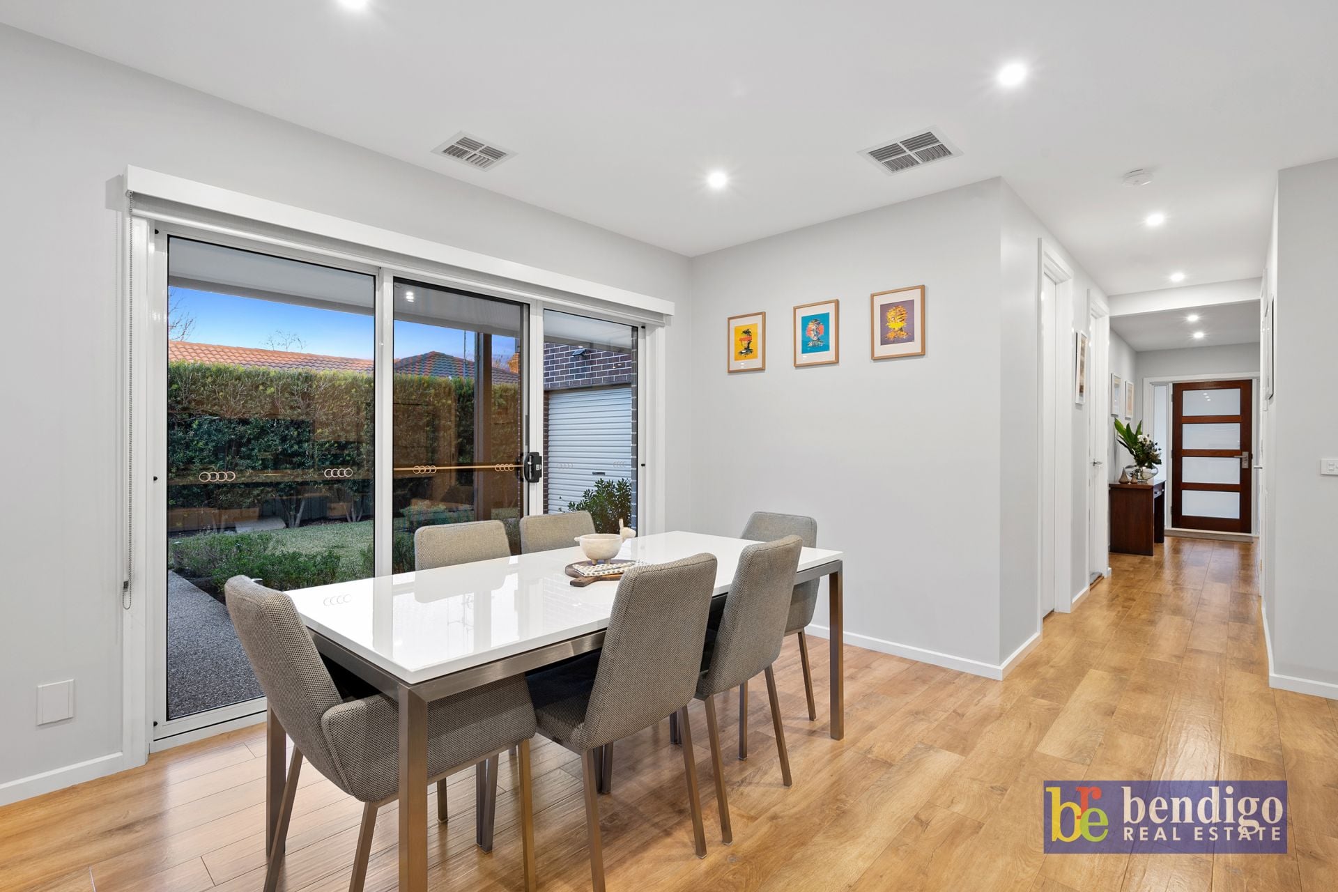 13 Nish Street Flora Hill VIC, Hill - Thumbnail 8