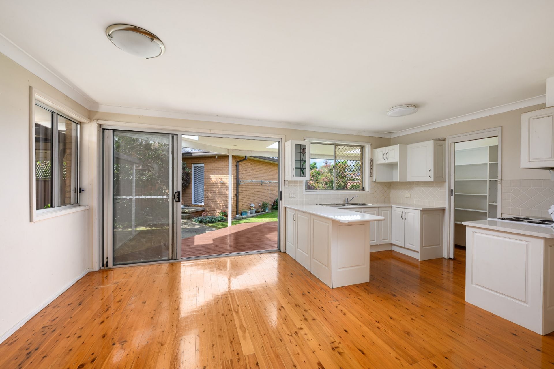 28 Raleigh Road Milperra NSW, Milperra - Thumbnail 4