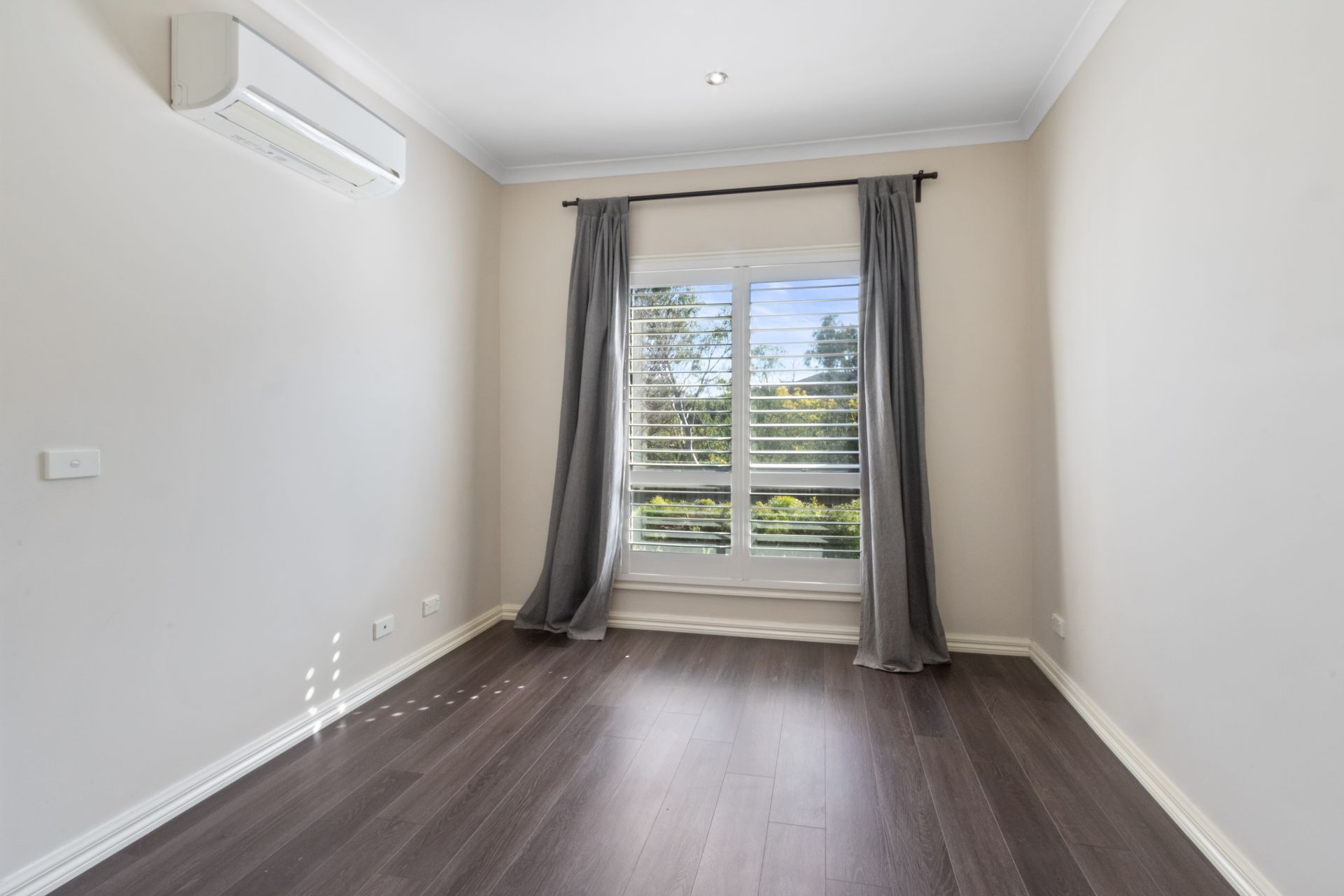 Stylish Two-Bedroom Townhouse in a Convenient Reservoir Location
