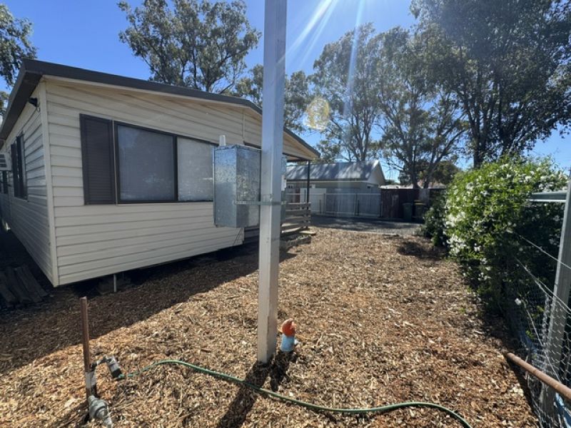 46 Belmore Street, WOODSTOCK, Woodstock - Thumbnail 3