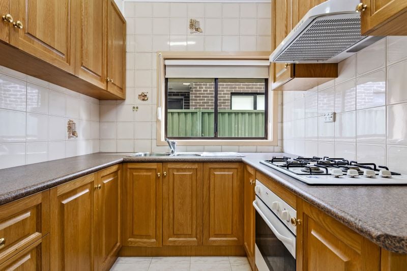 135 Middle Street, Hadfield