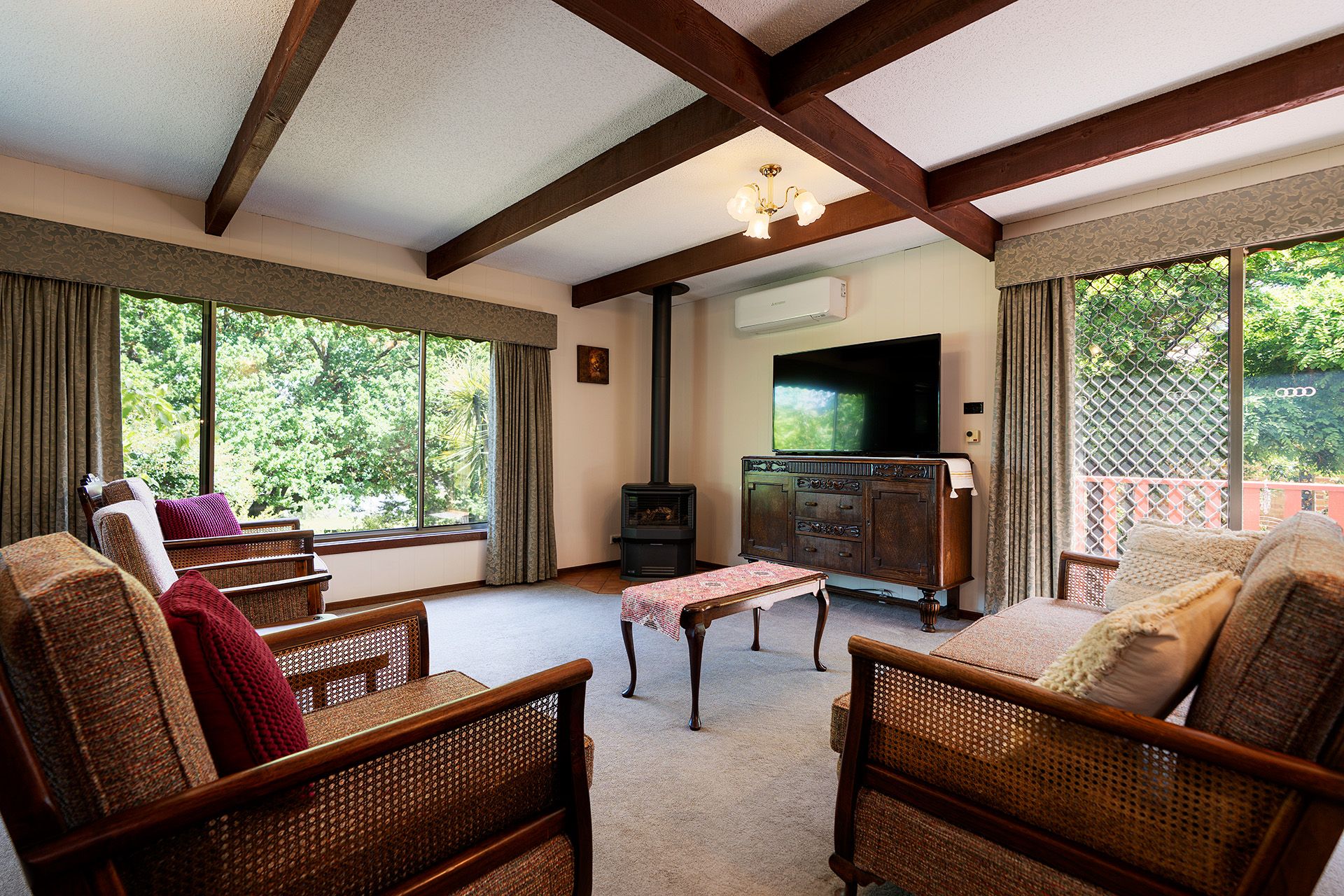 10 Simpson Street, Campbells Creek - Thumbnail 4