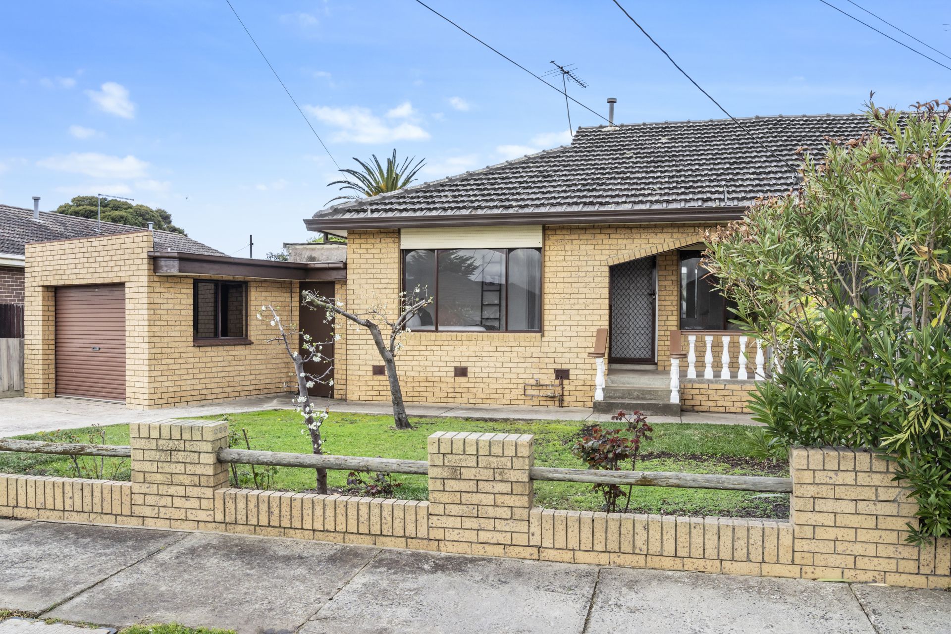 Spacious Single Level Villa, Fabulous Locale
