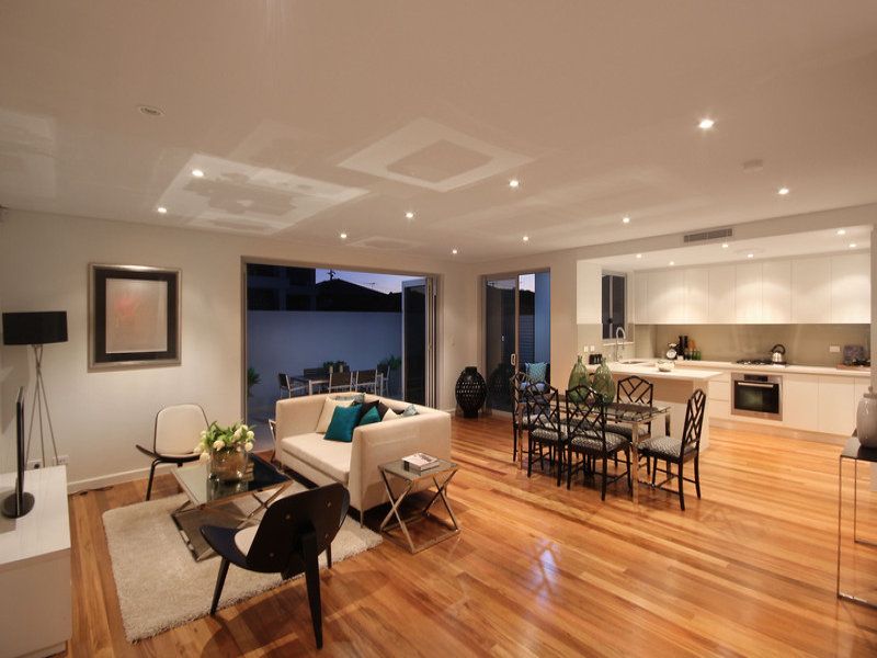 B02/145-147 Russell Avenue DOLLS POINT 2219