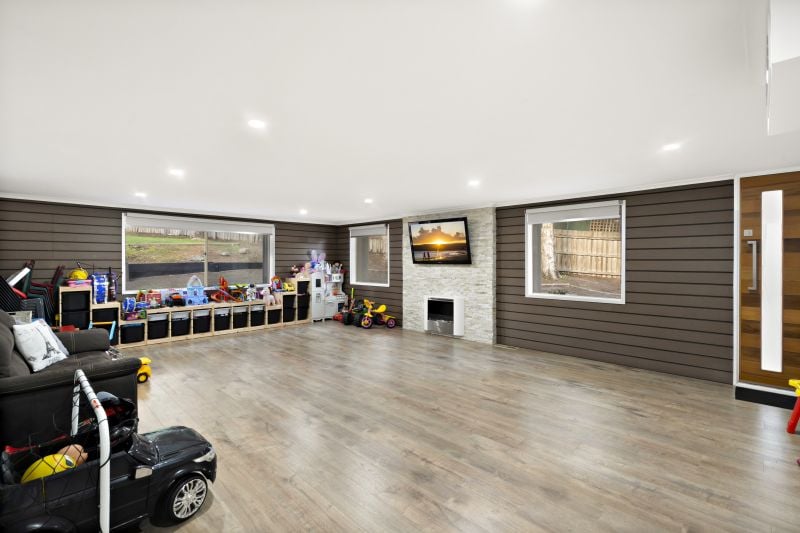 6 Bromley Place, Epping