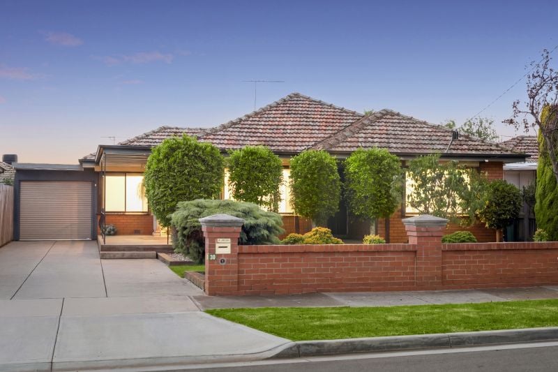 30 Melton Crescent, Lalor