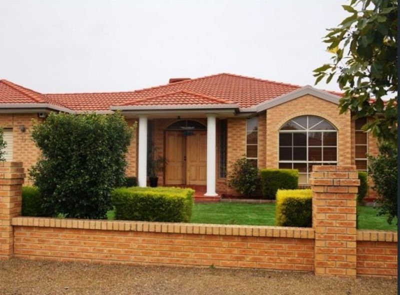 49 Grampians Way, Caroline Springs - Thumbnail 2