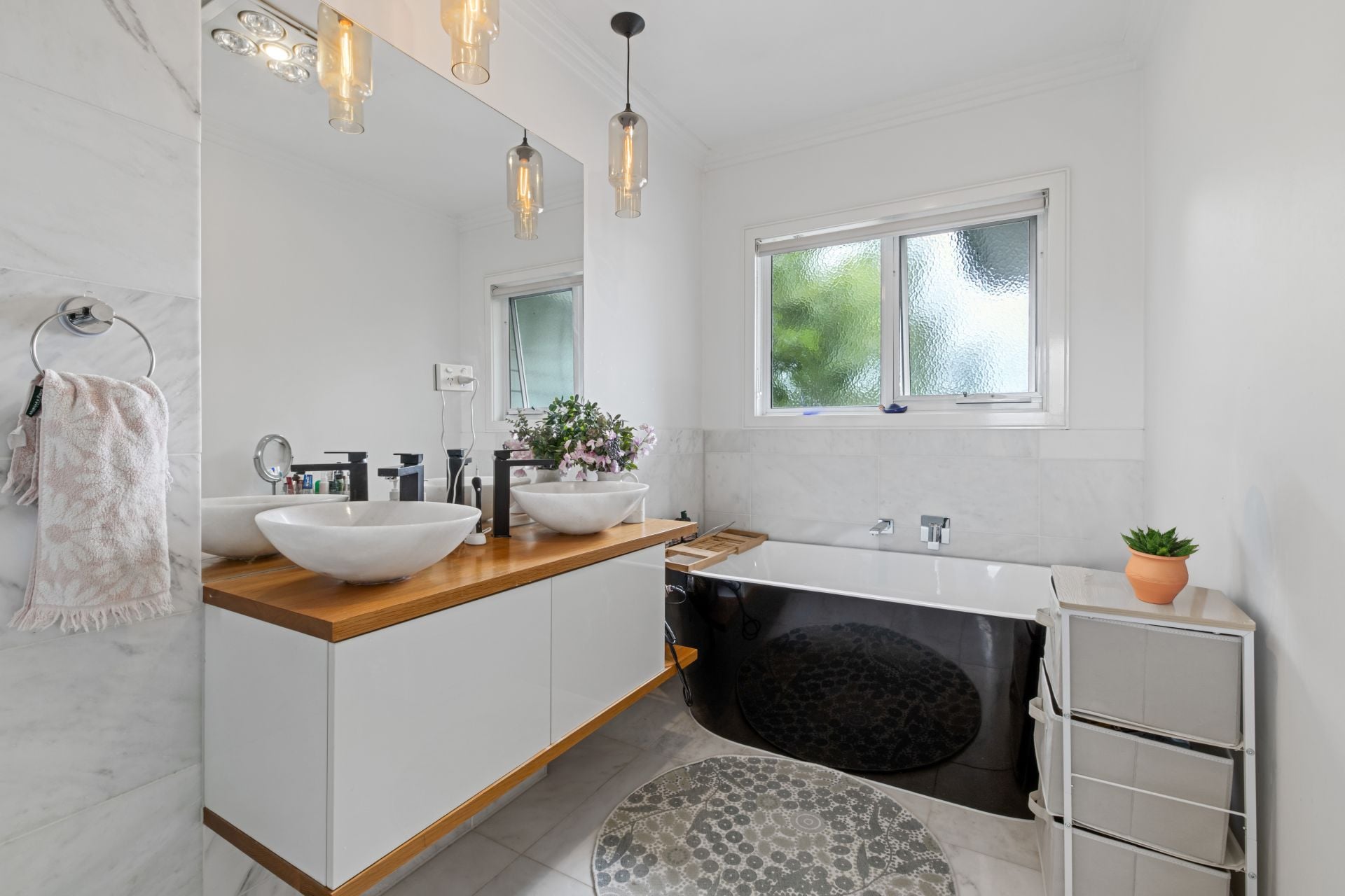 Stunning 2-Bedroom Home in Prime Preston Location