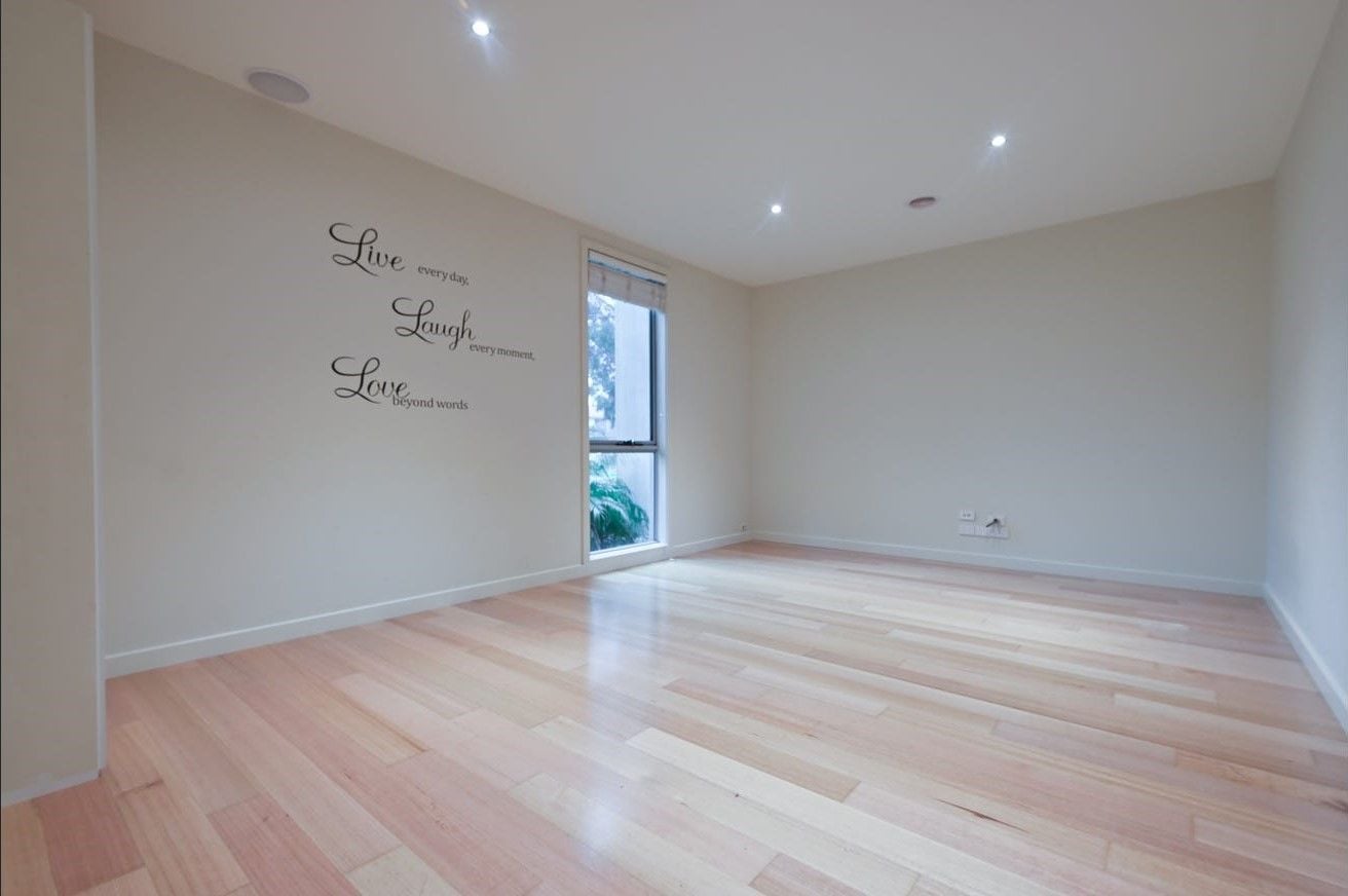 Peaceful Parkside Living!