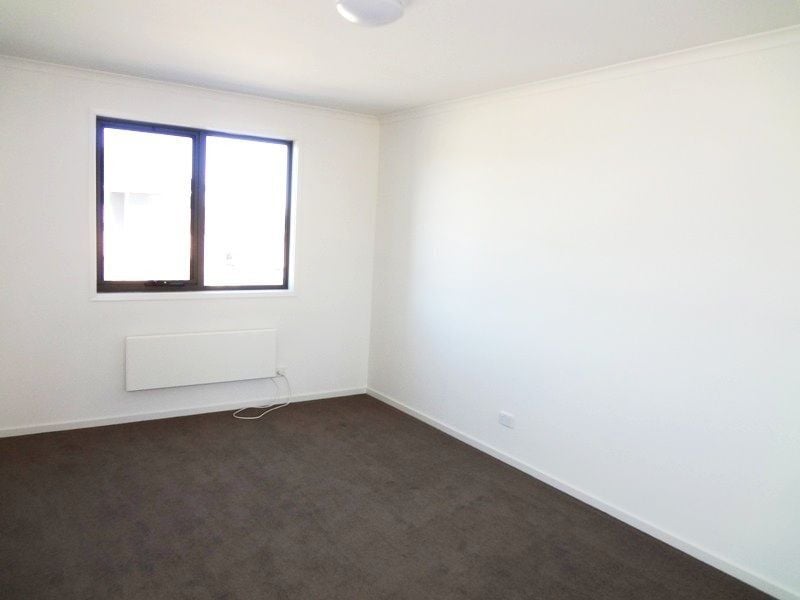 12 Grandstand Way, Wollert