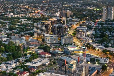 WOOLLOONGABBA OFFICE WITH DEVELOPMENT UPSIDE!