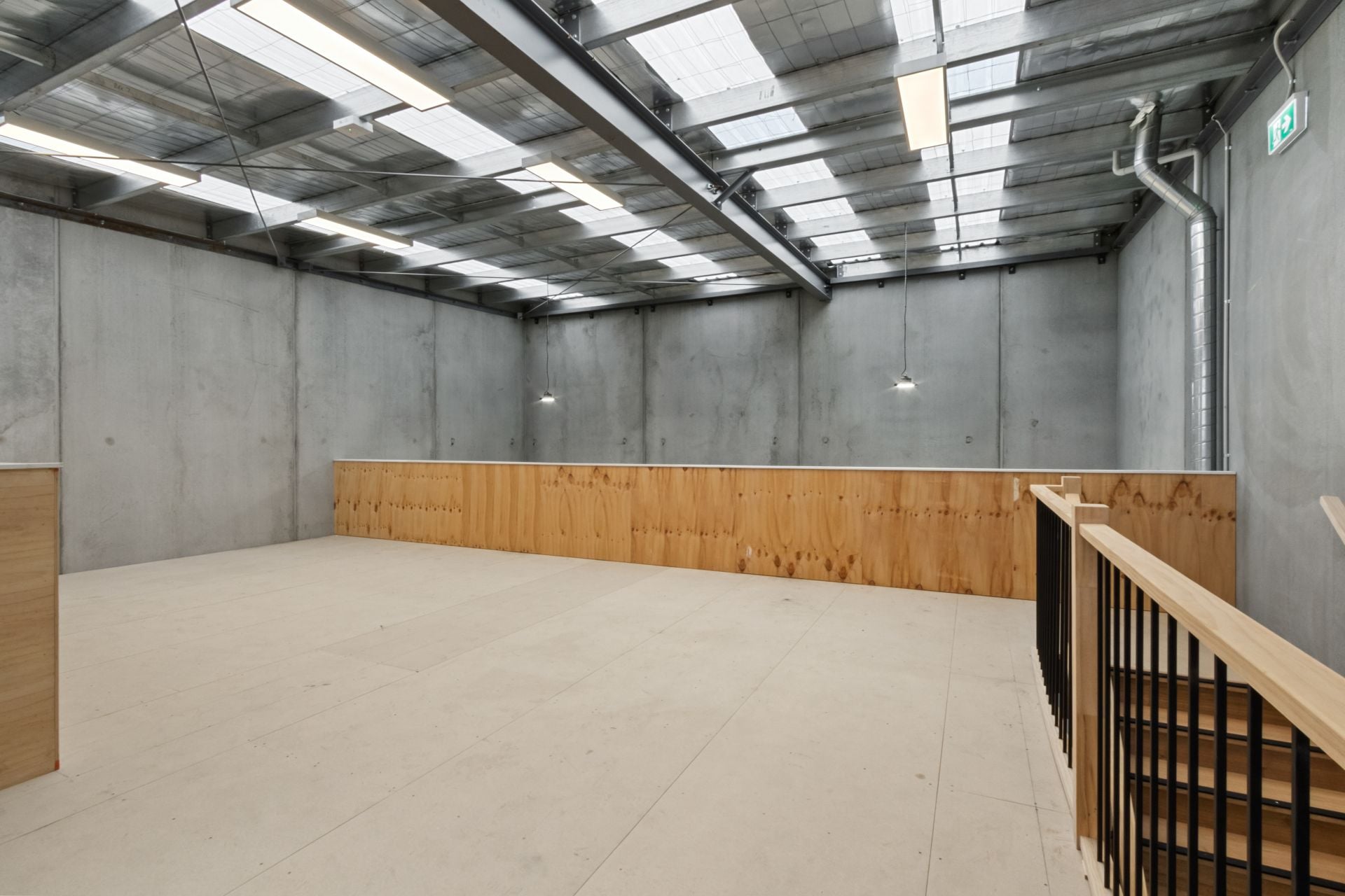 OCCUPY OR INVEST:
Versatile Warehouse + Office – Move In Ready!