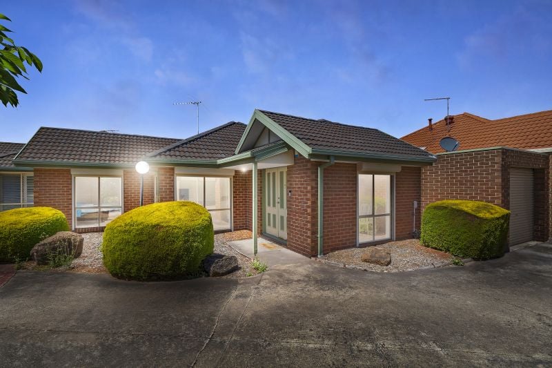 19/2A Crookston Road, Reservoir