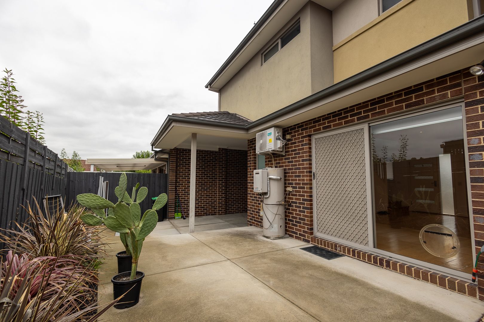 For Lease – Stylish 2-Bedroom Townhouse