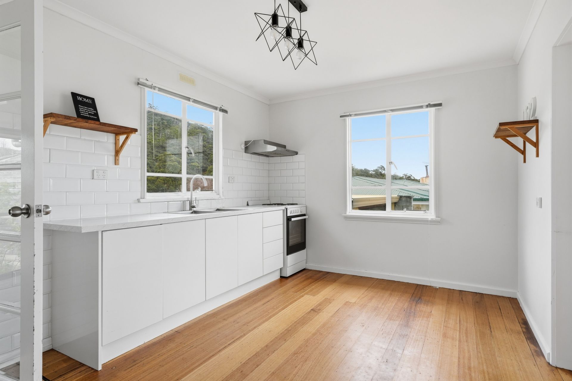 2 Arunta Cres Chigwell, Chigwell - Thumbnail 4