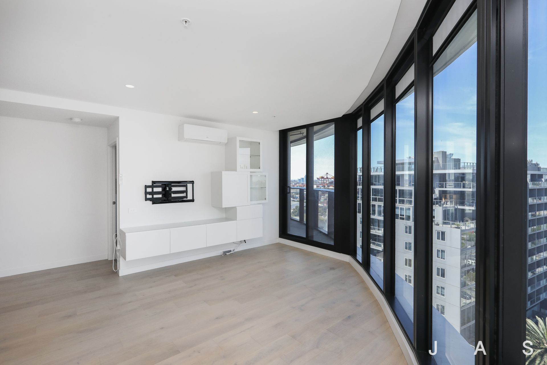 910/2 Hallenstein Street Footscray VIC, Footscray - Thumbnail 5