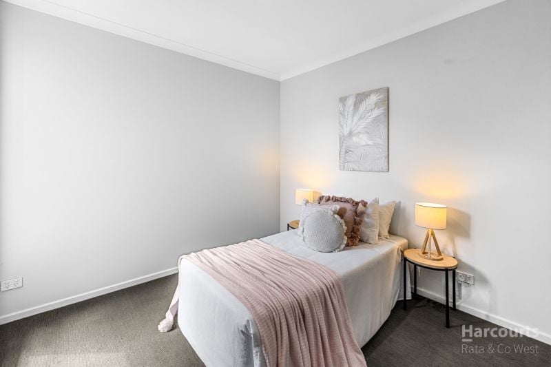 48 Royale Drive, Fraser Rise