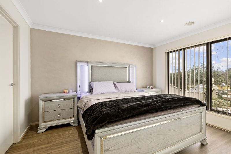 17 Shaftesbury Drive, Epping