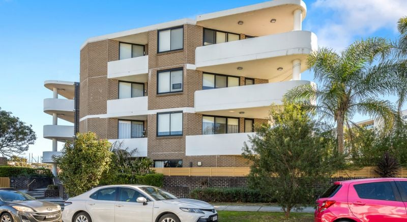 14/2 Patricia Street