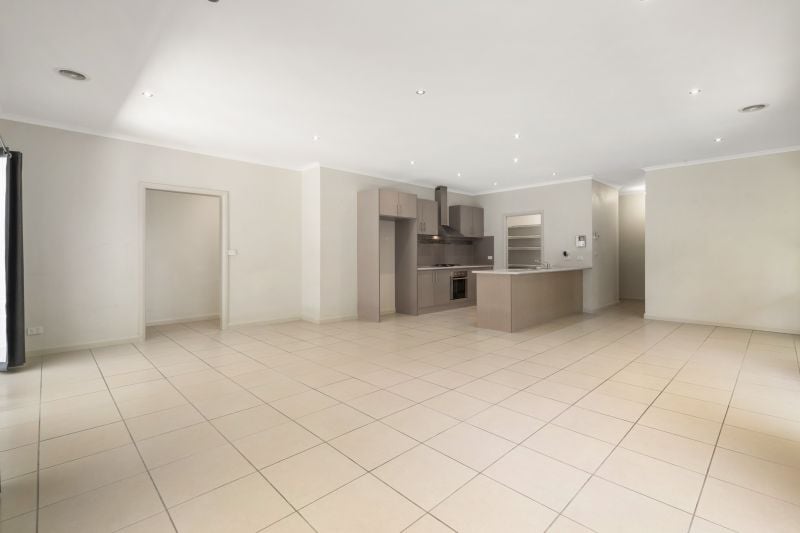 12 Yoemans Drive, Mernda