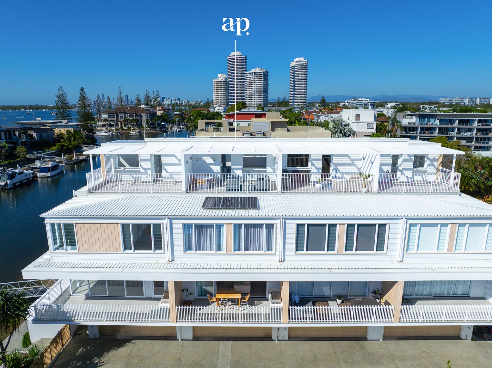 3/15 Canal Avenue, Runaway Bay - Thumbnail 5