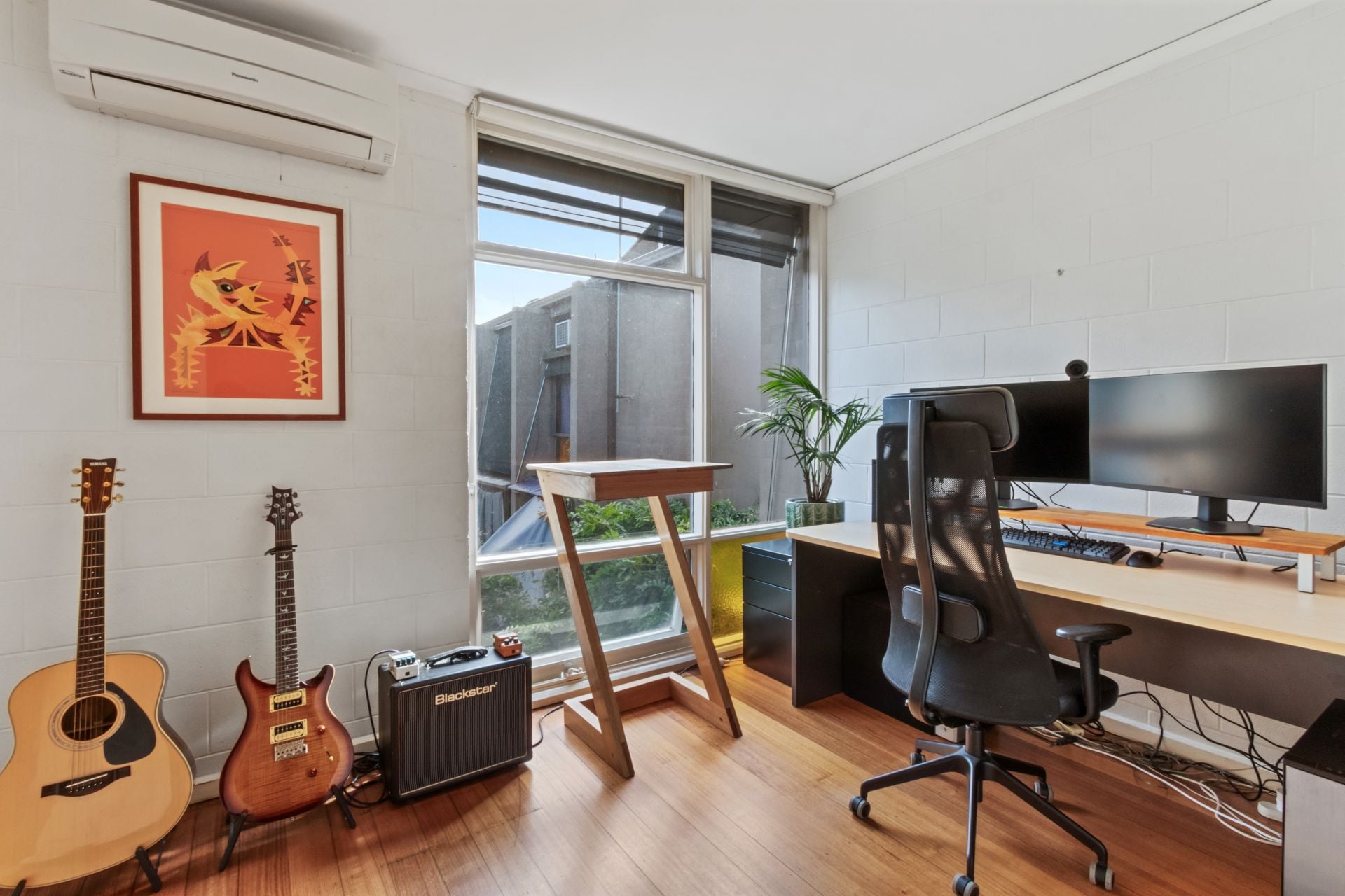 Charming 2 Bedroom, Townhouse!