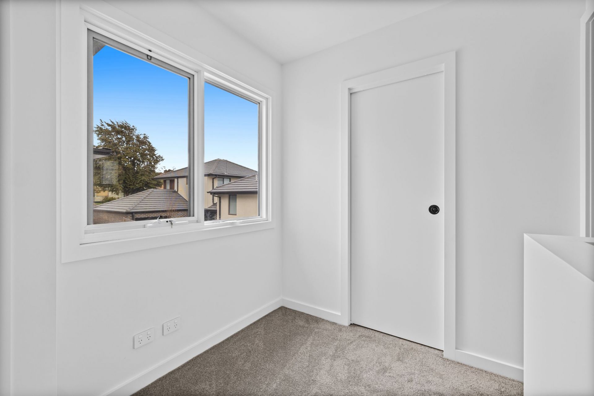 OUTSTANDING BRAND NEW TOWNHOUSE