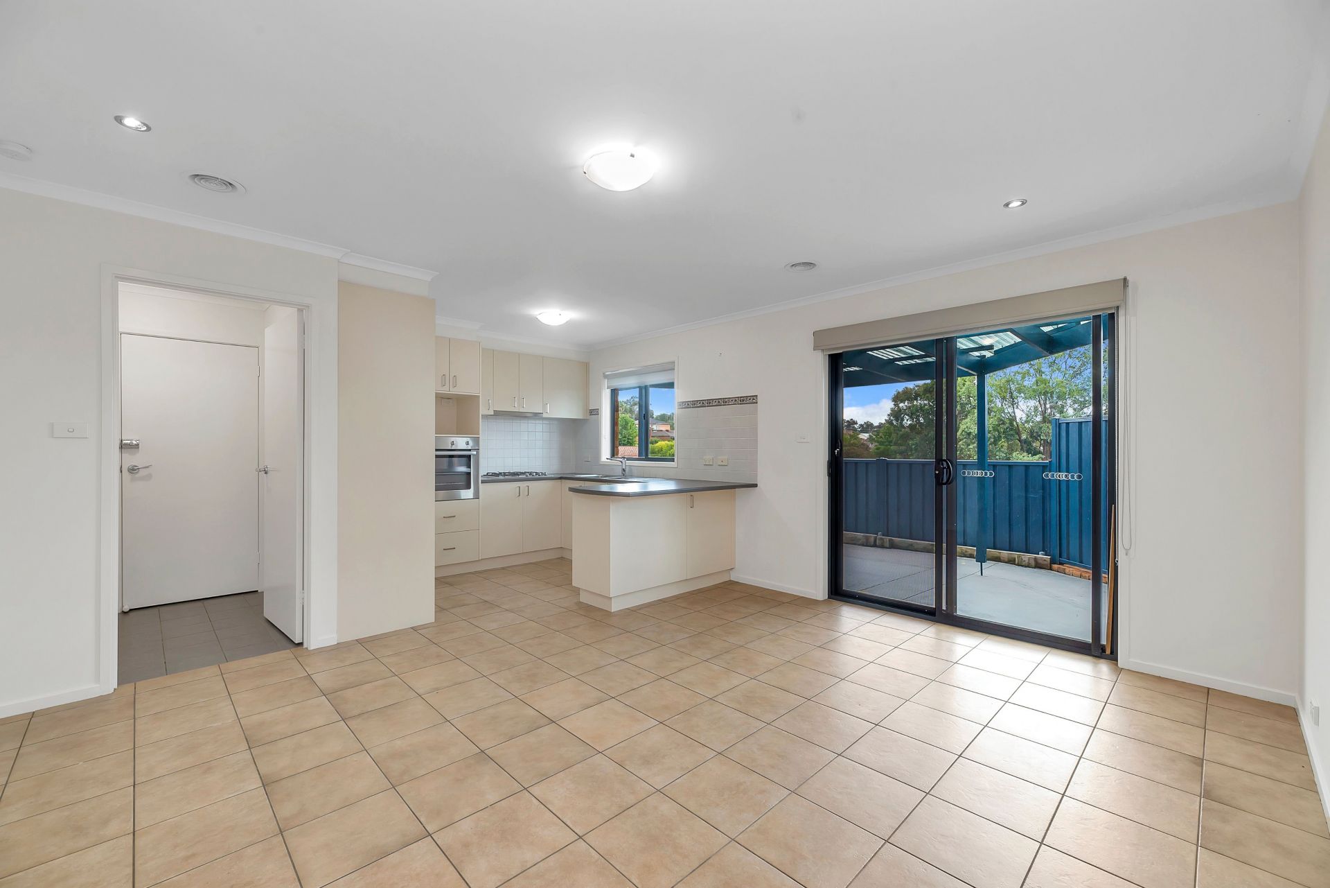 1/122 Fergus Road Queanbeyan NSW, Queanbeyan - Thumbnail 3