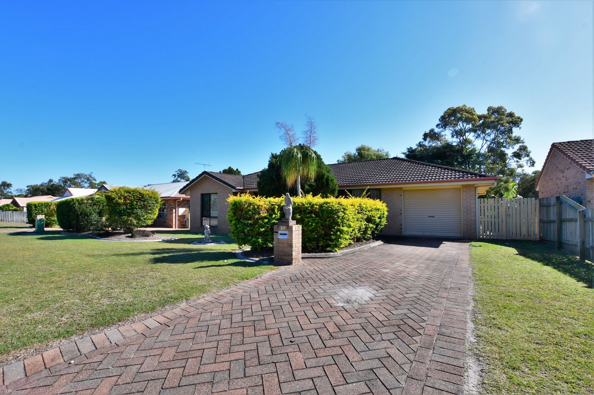27 Tropicana Drive, 27 Tropicana Drive - Thumbnail 2
