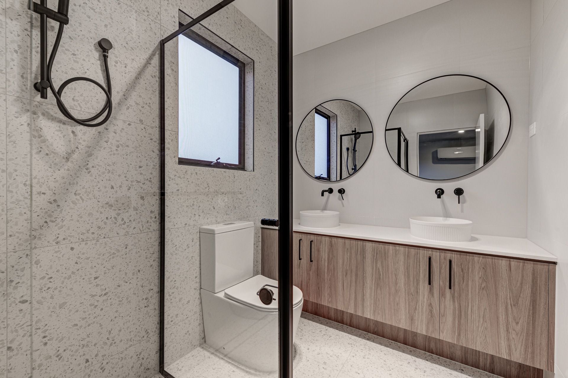 Modern Two-Bedroom Townhouse in a Prime Reservoir Location