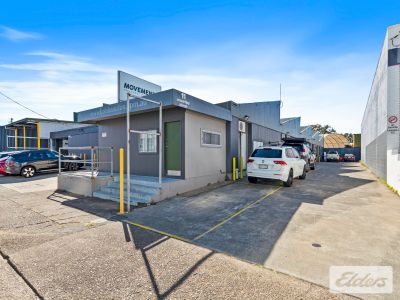 TIDY CLEARSPAN WAREHOUSE IN GABBA PRECINCT!