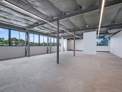 GROUND FLOOR OFFICE/RETAIL OPPORTUNITY!