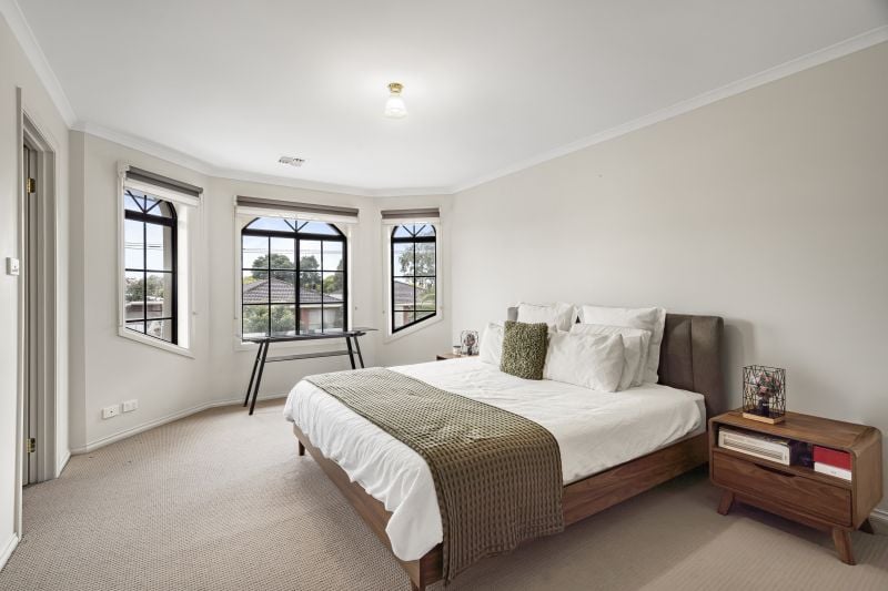 9 Benaroon Drive, Lalor