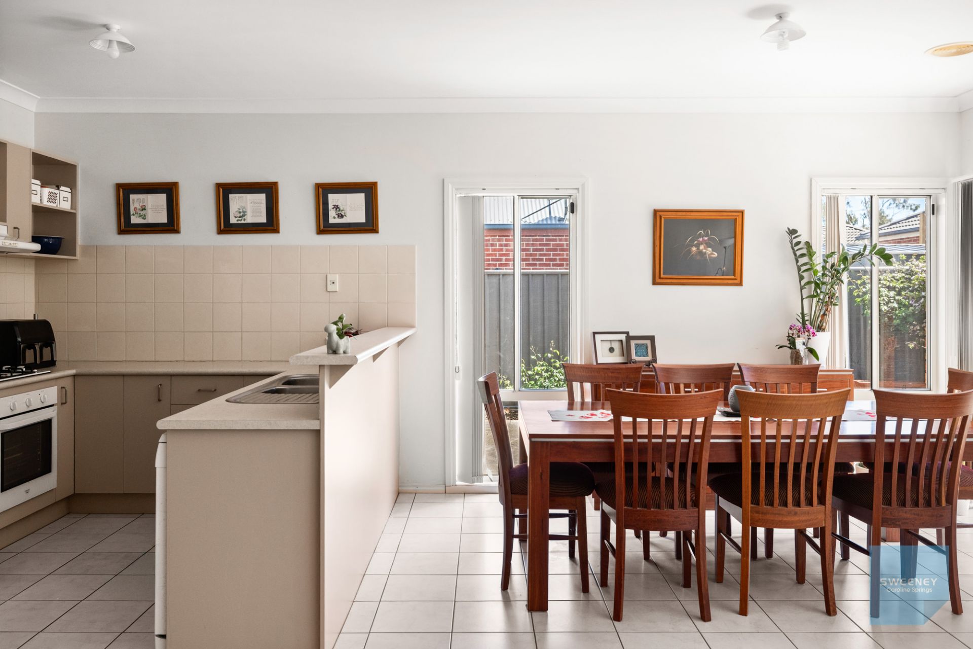 22 Scarvell Crescent, Caroline Springs - Thumbnail 3