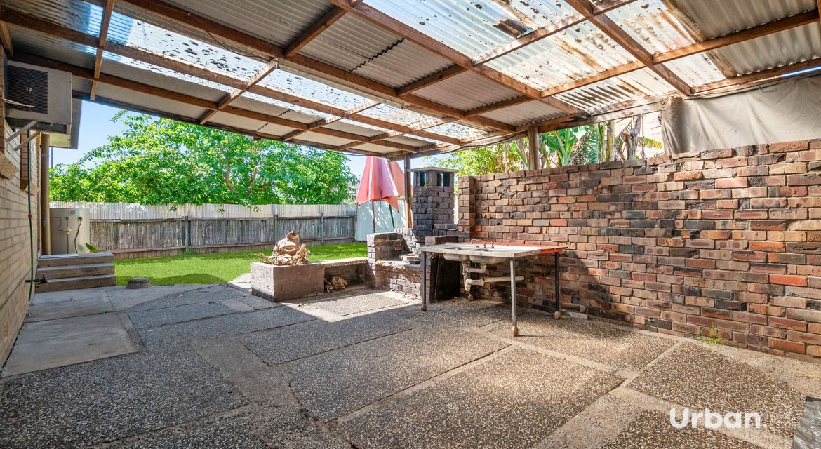 Lurnea 6 Thelma Street