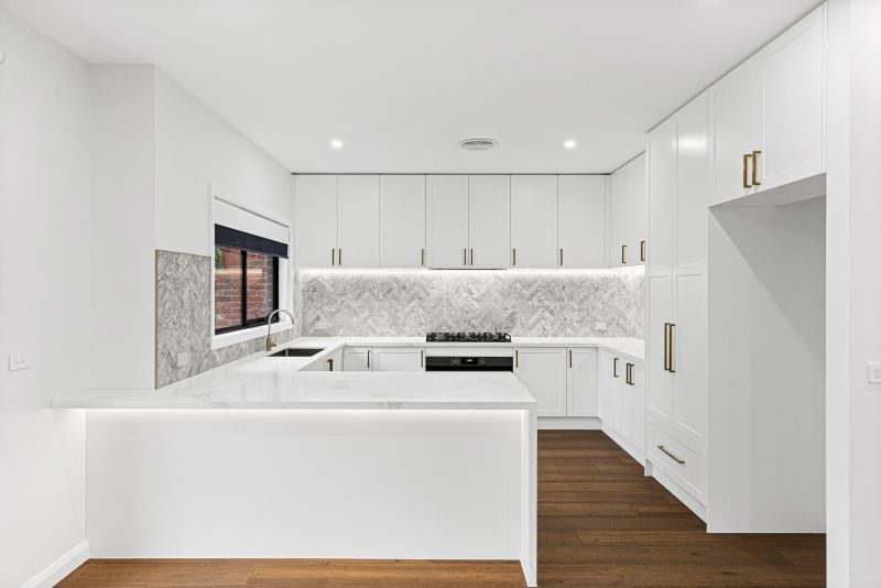 2/12 Allan Avenue, South Morang