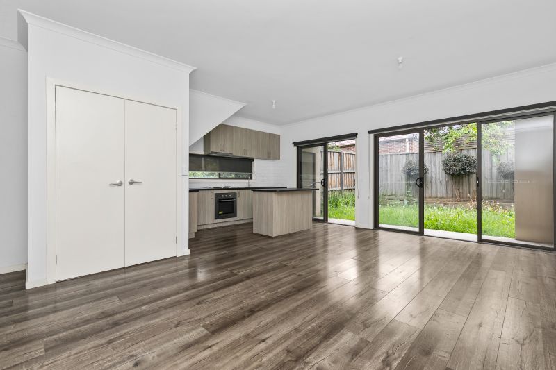 4/19 Positano Way, Lalor