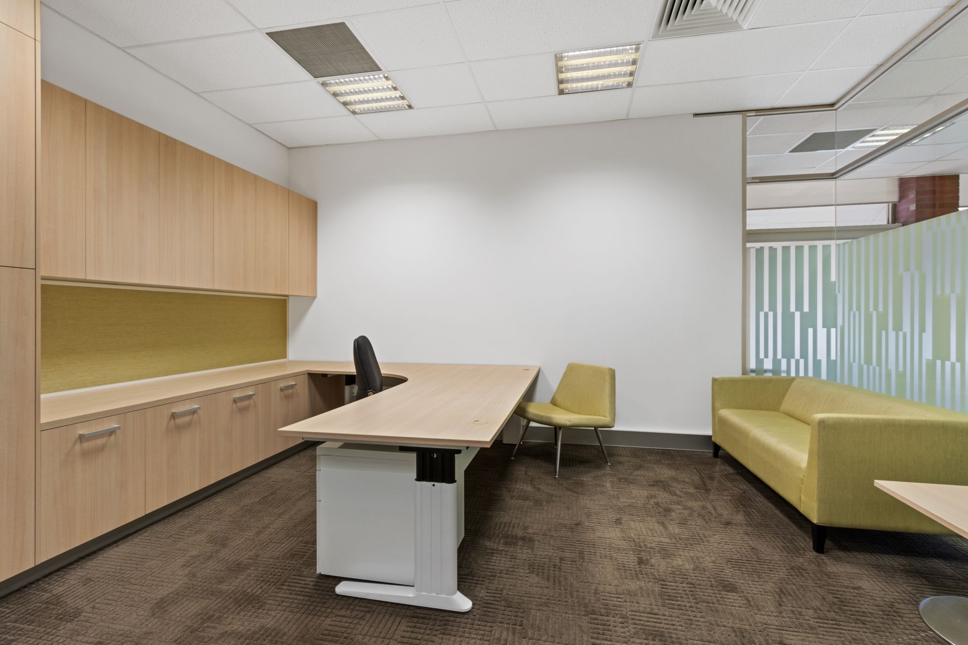 FULLY FITTED HIGH PROFILE OFFICE