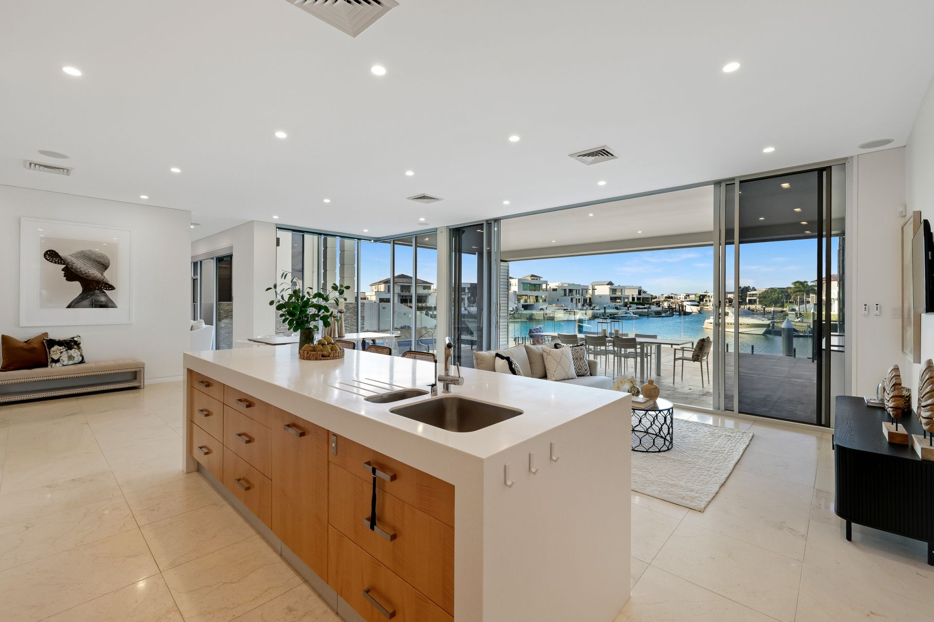 8 King Charles Drive, Sovereign Islands QLD 4216, Sovereign Islands - Thumbnail 6