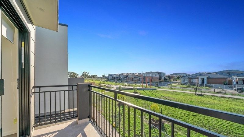 Modern 3-Bedroom Townhouse in a Convenient Location