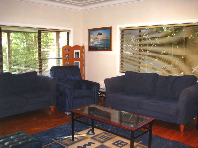 16 Grenville Avenue, CARINGBAH, Caringbah - Thumbnail 2