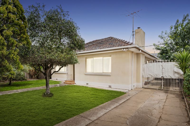 35 Alexander Avenue, Thomastown