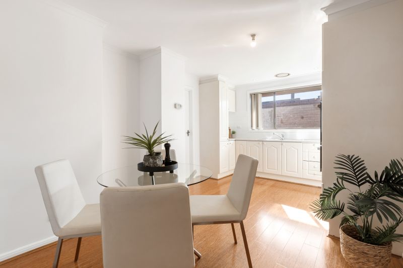 2/1 Larch Street, Thomastown