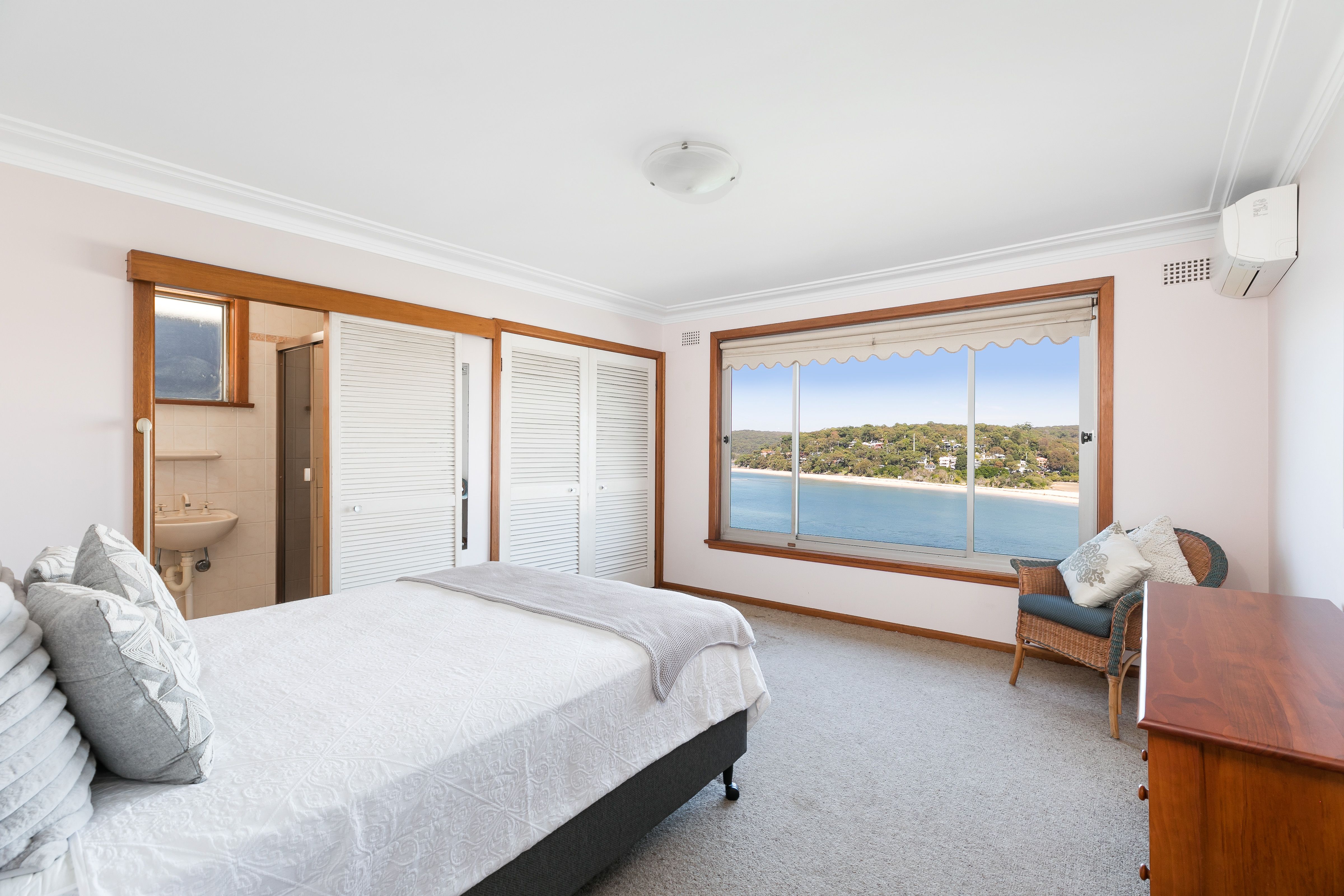 8 Loch Lomond Crescent BURRANEER 2230