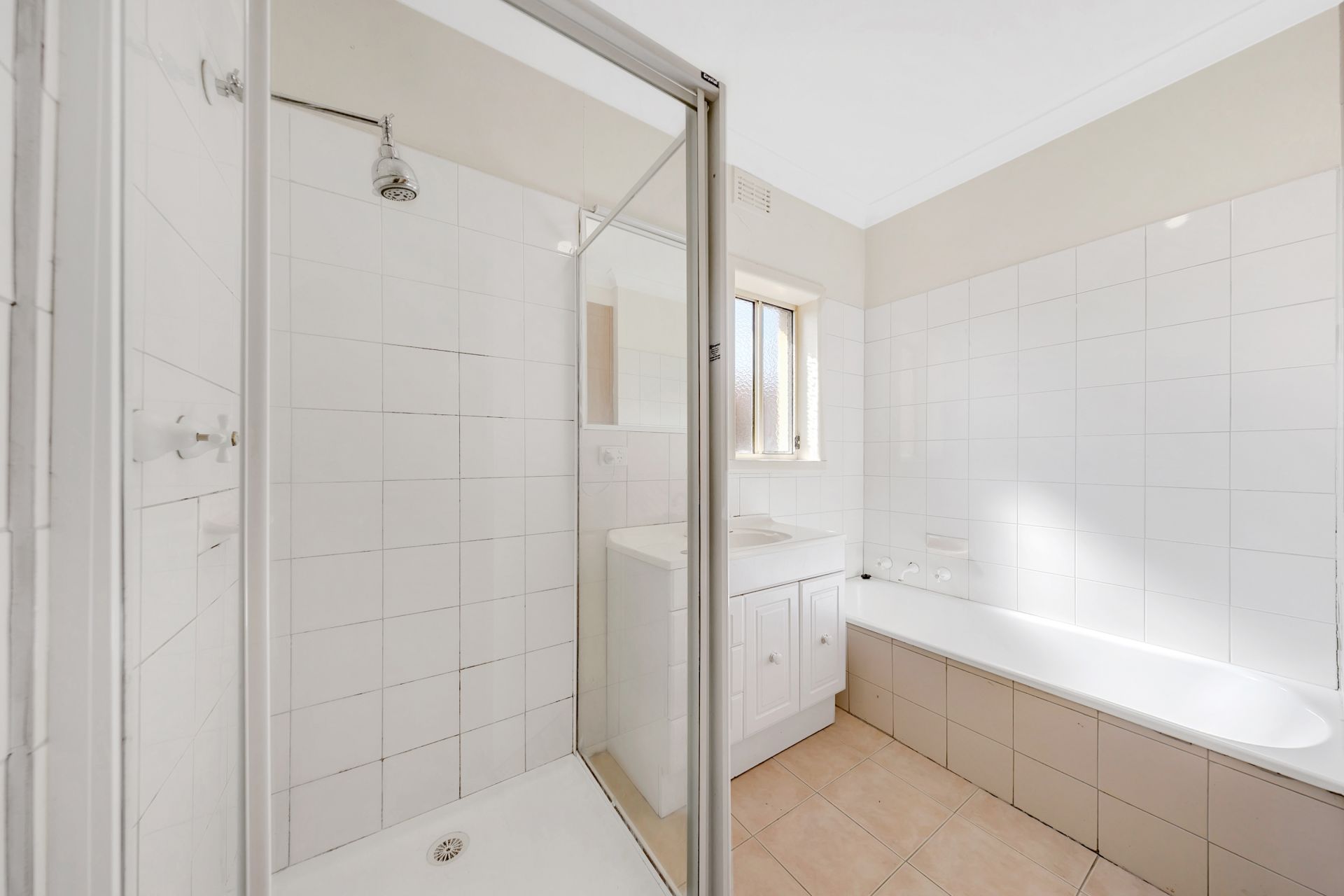 Great Location, Lovely Home!!