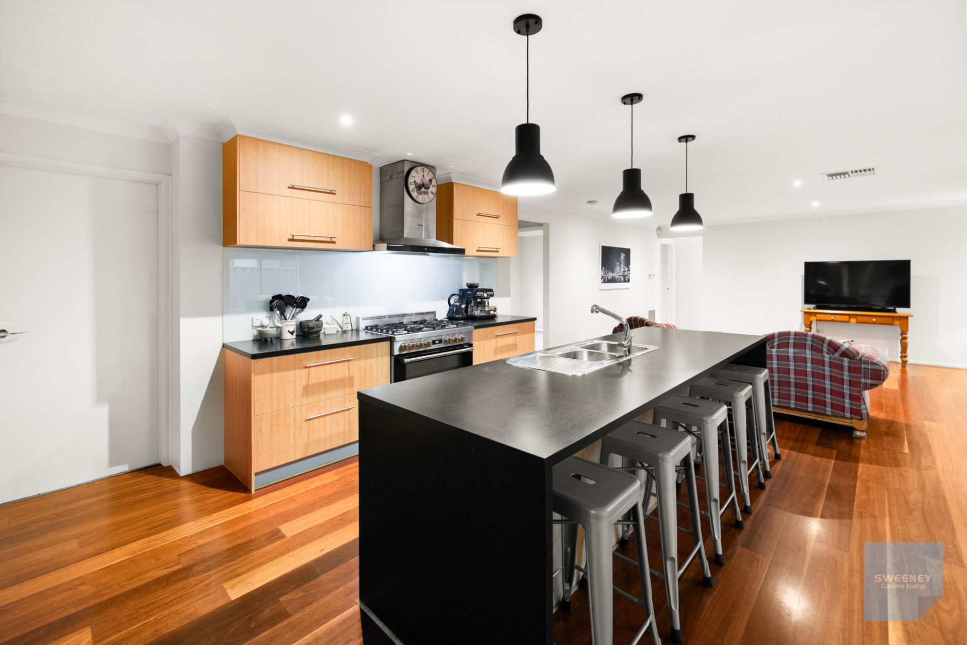 8 Gisborne Way, Caroline Springs - Thumbnail 5