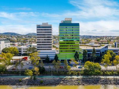 HIGH QUALITY OFFICE WITHIN MILTONS BUSINESS PRECINCT !