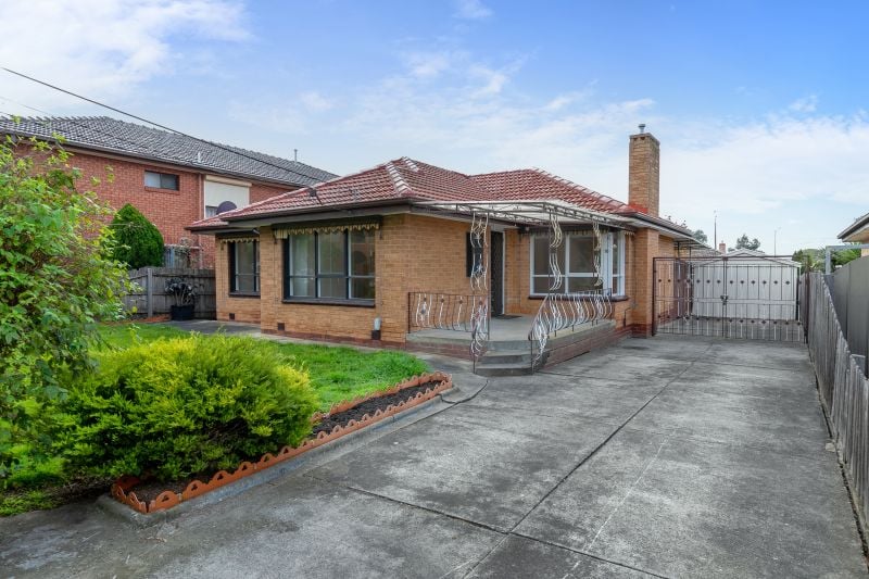 16 Avondale Road, Lalor