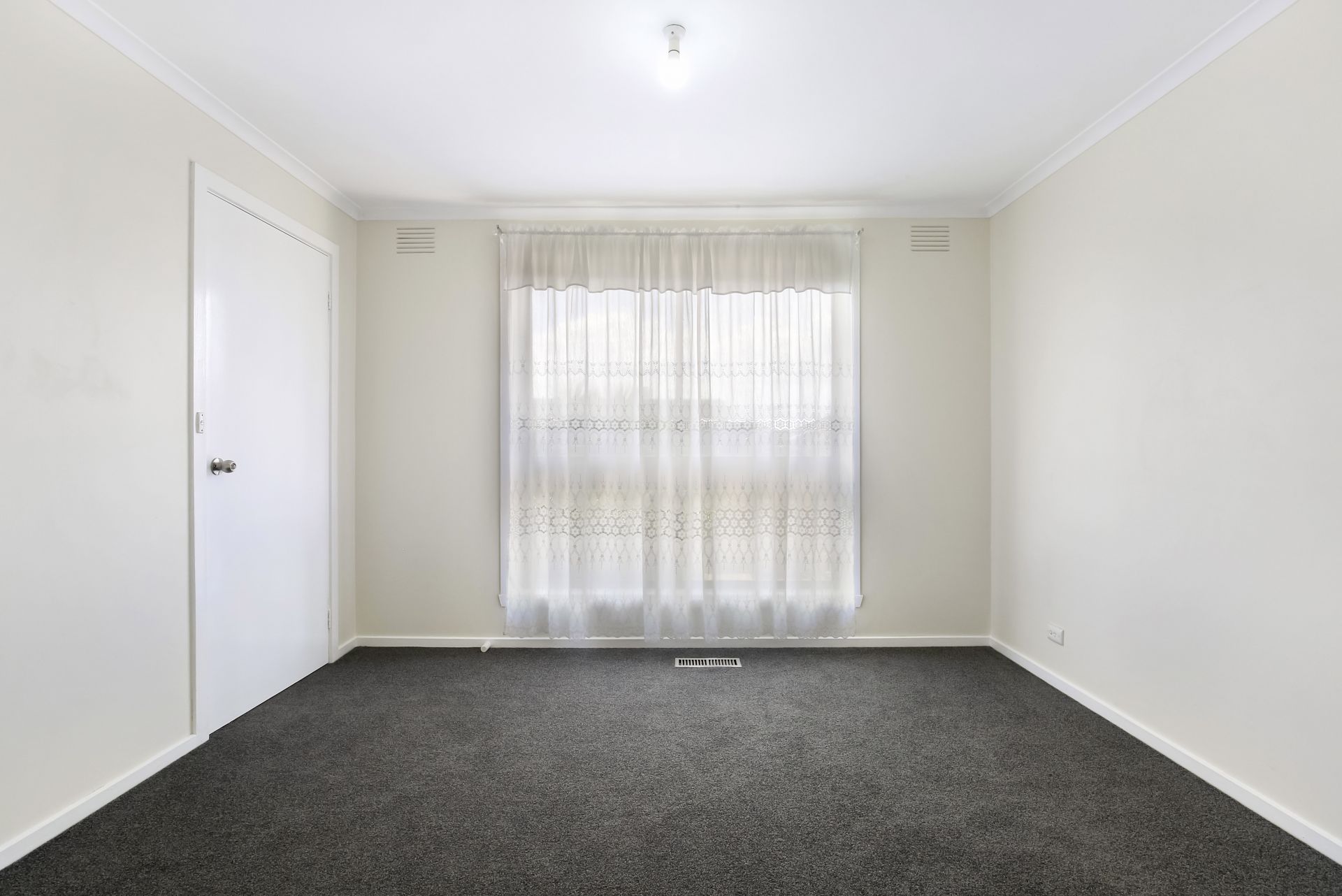 Large Modern Unit Waiting For You